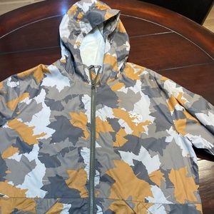Beautiful newer LRG 🍁 windbreaker.